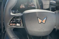 2025 Mahindra XUV700 AX7L