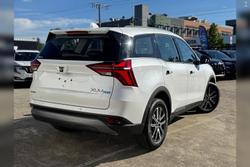 2025 Mahindra XUV700 AX7L