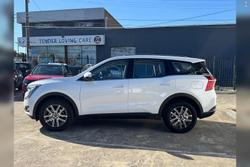 2025 Mahindra XUV700 AX7L