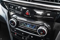 2025 Mahindra XUV3XO AX5L