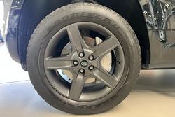 2023 Land Rover Defender 110 D300 X-Dynamic SE