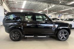 2023 Land Rover Defender 110 D300 X-Dynamic SE