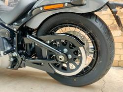 2026 HARLEY-DAVIDSON STREET BOB 117 (FXBB) ROAD DARK BILLARD GREY