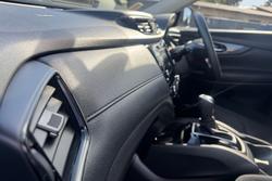 2022 Nissan X-TRAIL ST