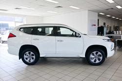 2025 Mitsubishi Pajero Sport GLX