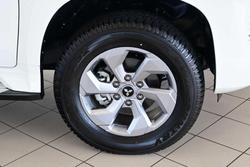 2025 Mitsubishi Pajero Sport GLX