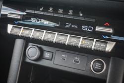 2025 Nissan Navara ST-X