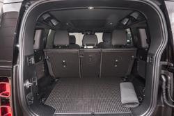 2025 Land Rover Defender 110 D350 X-Dynamic SE