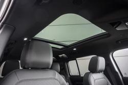 2025 Land Rover Defender 110 D350 X-Dynamic SE