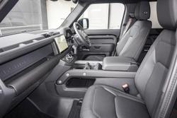 2025 Land Rover Defender 110 D350 X-Dynamic SE