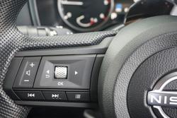 2025 Nissan Navara SL