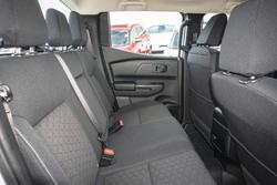 2025 Nissan Navara SL