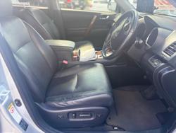 2013 Toyota Kluger Grande GSU40R Silver Pearl