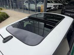 2023 MINI Hatch Cooper SE MINI Yours F56 LCI-2 British Racing Green