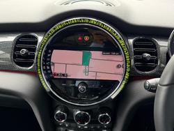 2023 MINI Hatch Cooper SE MINI Yours F56 LCI-2 British Racing Green