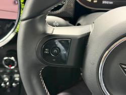 2023 MINI Hatch Cooper SE MINI Yours F56 LCI-2 British Racing Green