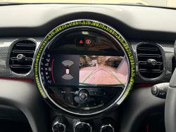 2023 MINI Hatch Cooper SE MINI Yours F56 LCI-2 British Racing Green