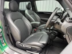 2023 MINI Hatch Cooper SE MINI Yours F56 LCI-2 British Racing Green