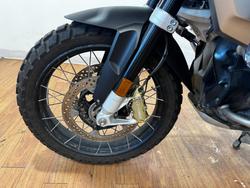 2023 BMW Motorrad R 1250 GS ADVENTURE RALLYE LIGHT WHITE UNI/RACINGBLUE MET/RACI