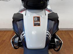2023 BMW Motorrad R 1250 GS ADVENTURE RALLYE LIGHT WHITE UNI/RACINGBLUE MET/RACI