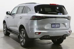 2025 Isuzu MU-X LS-T