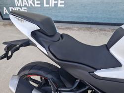 2023 CFMOTO 450 NK White