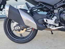 2023 CFMOTO 450 NK White