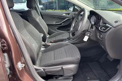 2017 Holden Astra R