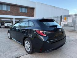 2021 Toyota Corolla Touring G-X  Hybrid