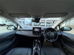 2021 Toyota Corolla Touring G-X  Hybrid