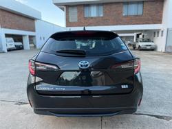 2021 Toyota Corolla Touring G-X  Hybrid