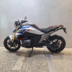2025 BMW R 1300 R Performance