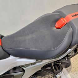 2025 BMW R 1300 R Performance