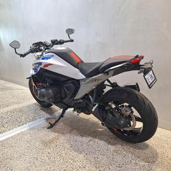 2025 BMW R 1300 R Performance