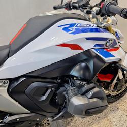 2025 BMW R 1300 R Performance