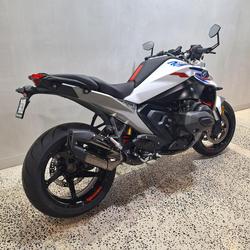 2025 BMW R 1300 R Performance
