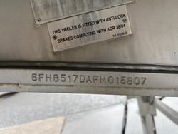 2015 Krueger 24P Straight Curtainsider Red