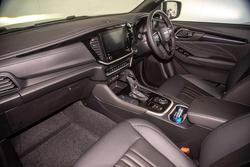 2025 Isuzu MU-X LS-T
