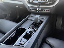 2024 Volvo XC60 Plus B5