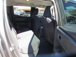 2026 Nissan Navara ST