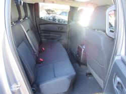 2026 Nissan Navara ST