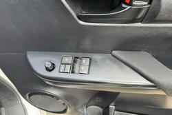 2016 Toyota Hilux Workmate TGN121R 4x2 Glacier White