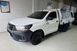 2016 Toyota Hilux Workmate TGN121R 4x2 Glacier White