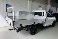 2016 Toyota Hilux Workmate TGN121R 4x2 Glacier White
