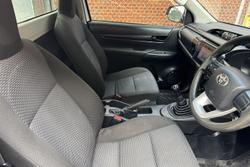 2016 Toyota Hilux Workmate TGN121R 4x2 Glacier White