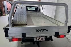 2016 Toyota Hilux Workmate TGN121R 4x2 Glacier White