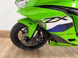 2026 Kawasaki NINJA 400 ZX-4RR KRT GREEN