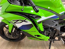 2026 Kawasaki NINJA 400 ZX-4RR KRT GREEN