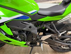 2026 Kawasaki NINJA 400 ZX-4RR KRT GREEN