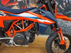 2024 Ktm 690 SMC R ORANGE